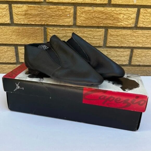 New Capezio Black Leather Jazz Dance Shoes Child Size 3W (fit Street size 1-2) - Picture 1 of 6
